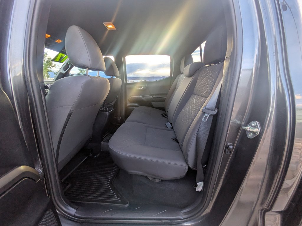 Used 2017 Toyota Tacoma TRD Off-Road w/ Tow Package (A/T) AWD/4WD image 27
