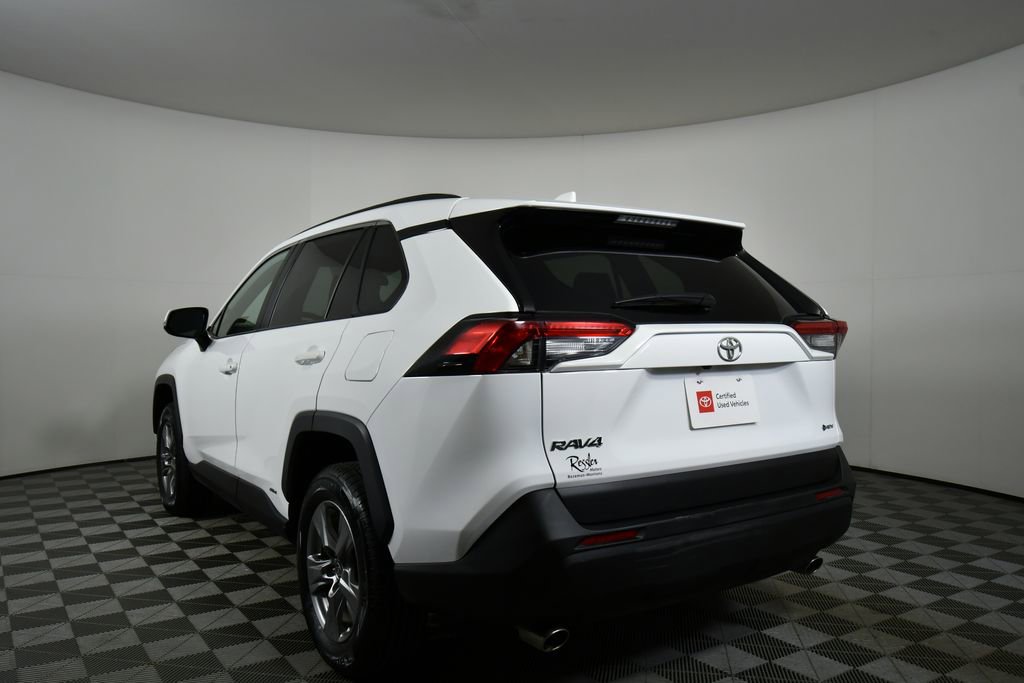 Used 2025 Toyota RAV4 XLE image 13