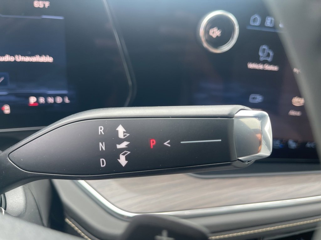 New 2025 Chevrolet Suburban Premier image 33