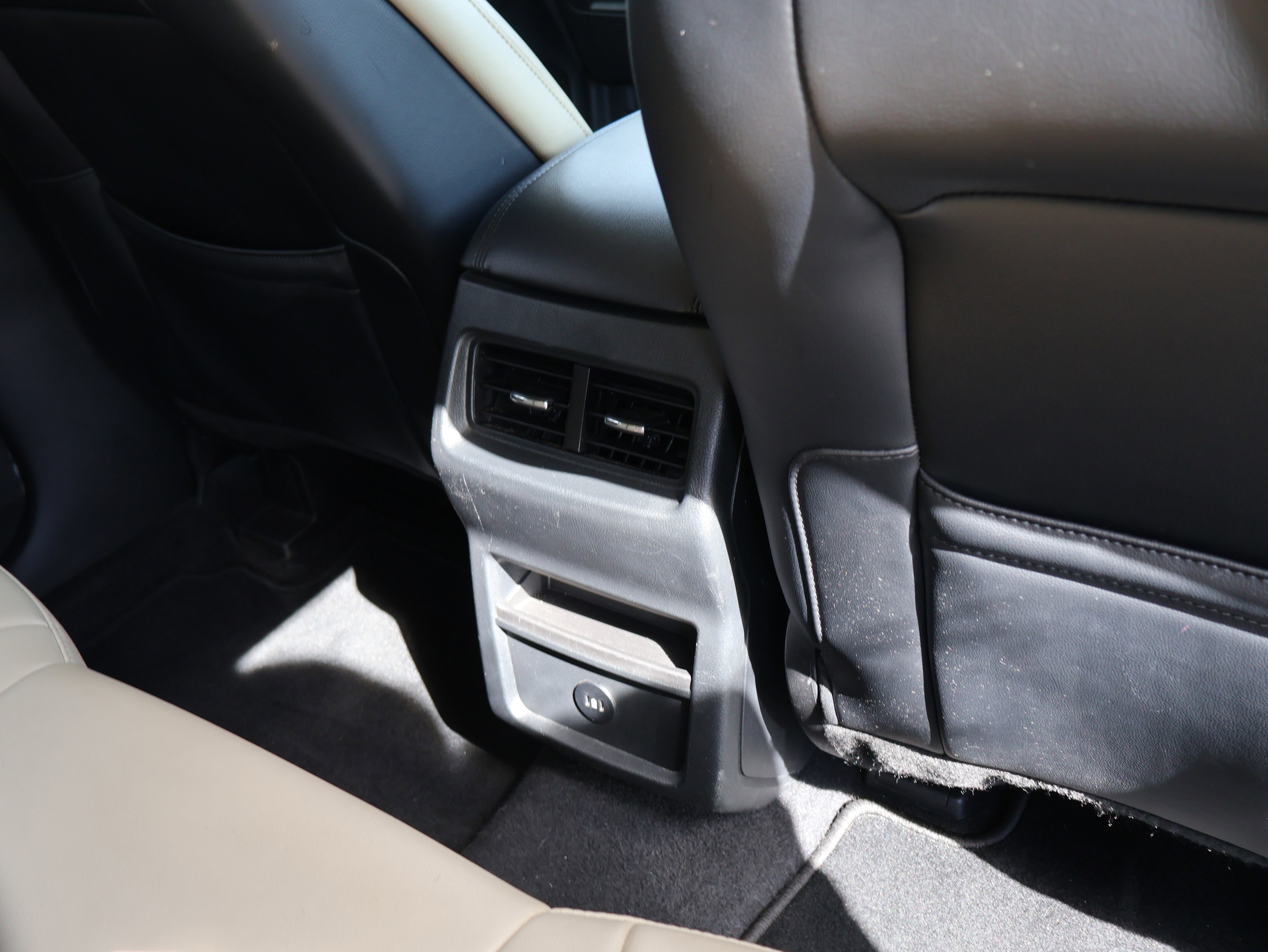 Used 2022 Ford Edge SEL image 15