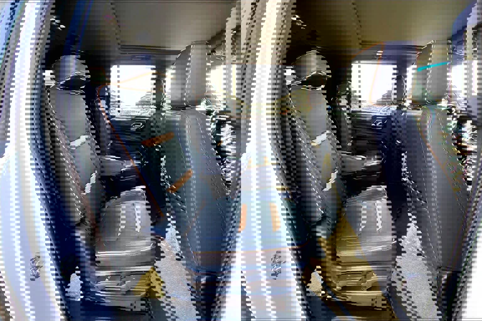 Used 2022 GMC Yukon XL AT4 image 19