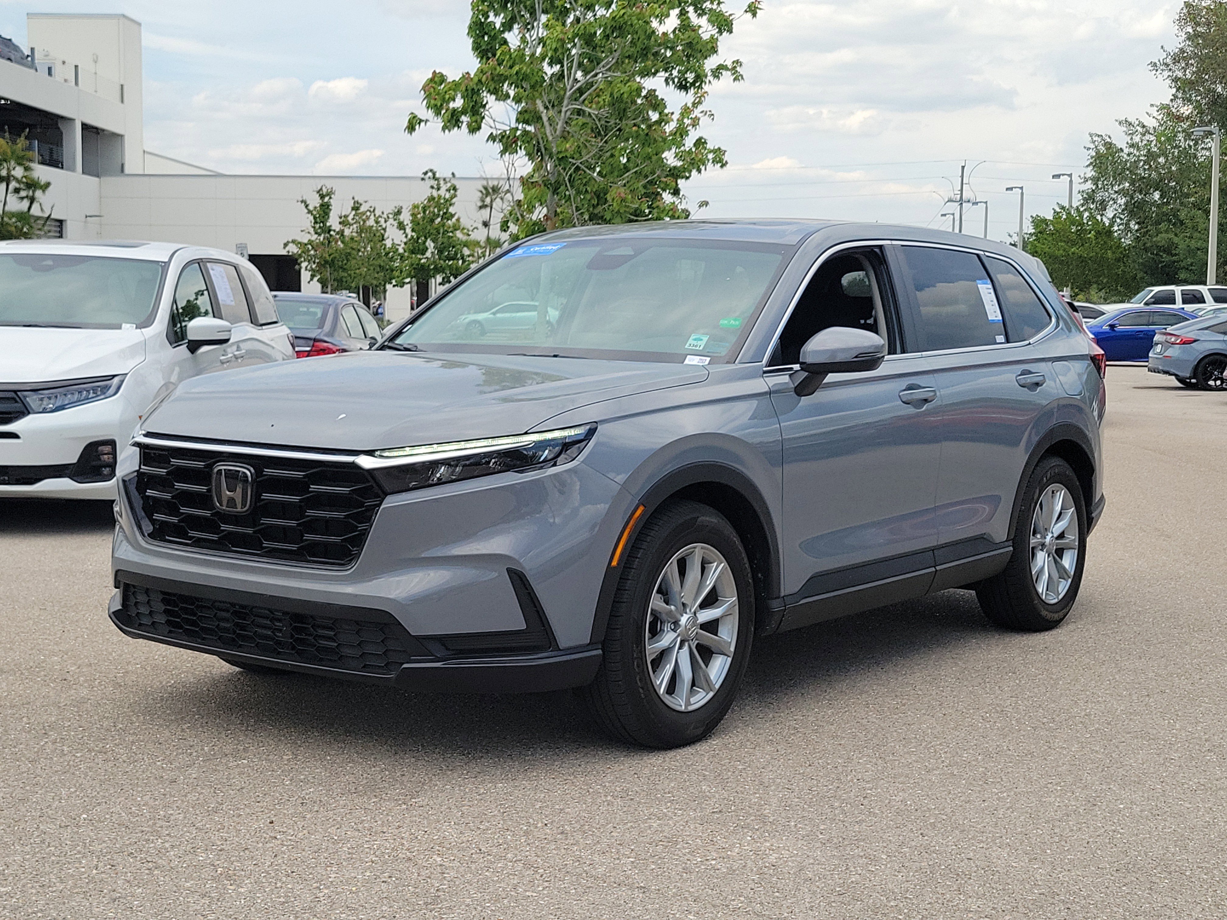 Used 2024 Honda CR-V EX image 3