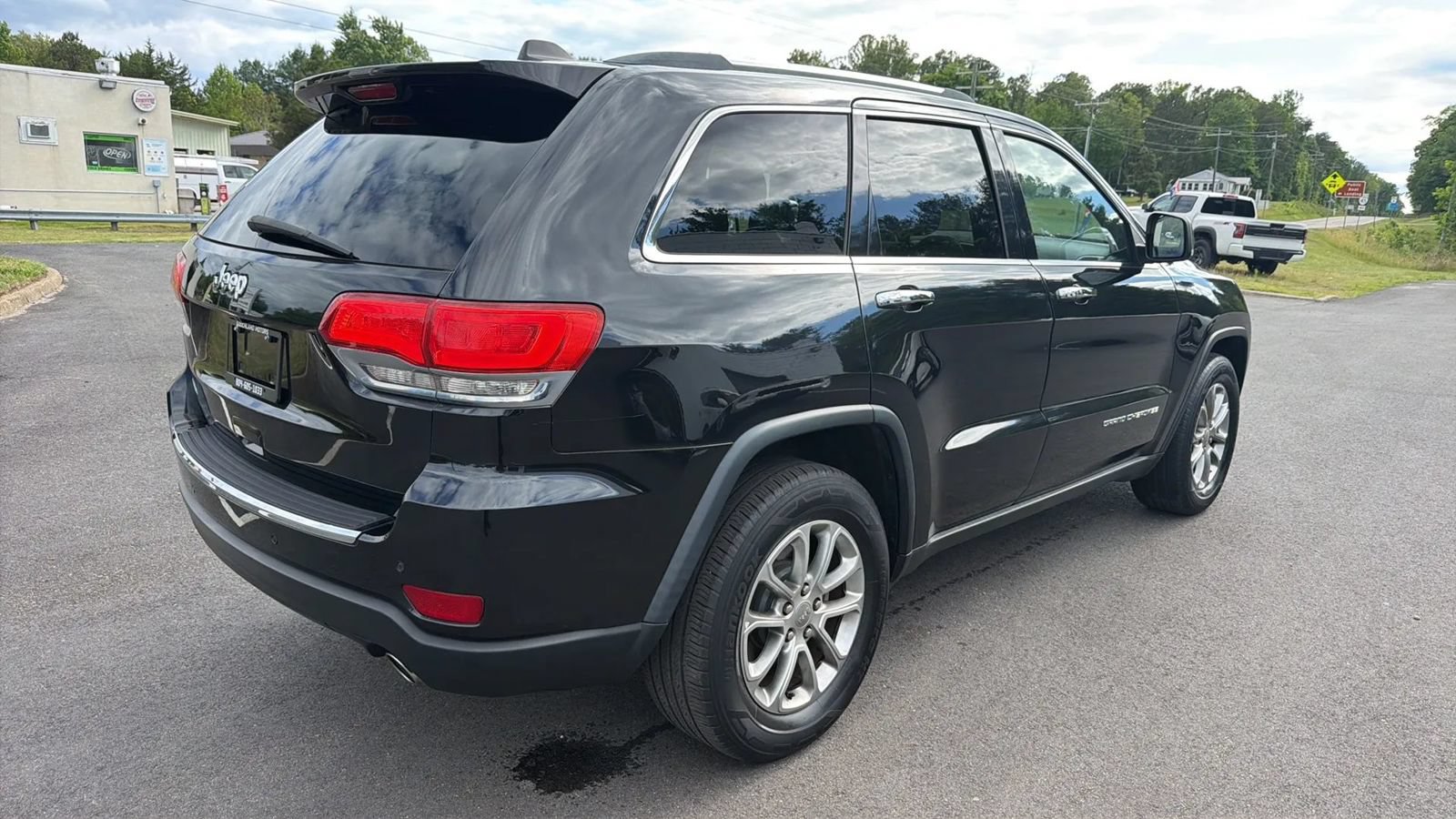 Used 2015 Jeep Grand Cherokee Limited w/ Luxury Group II RWD image 7