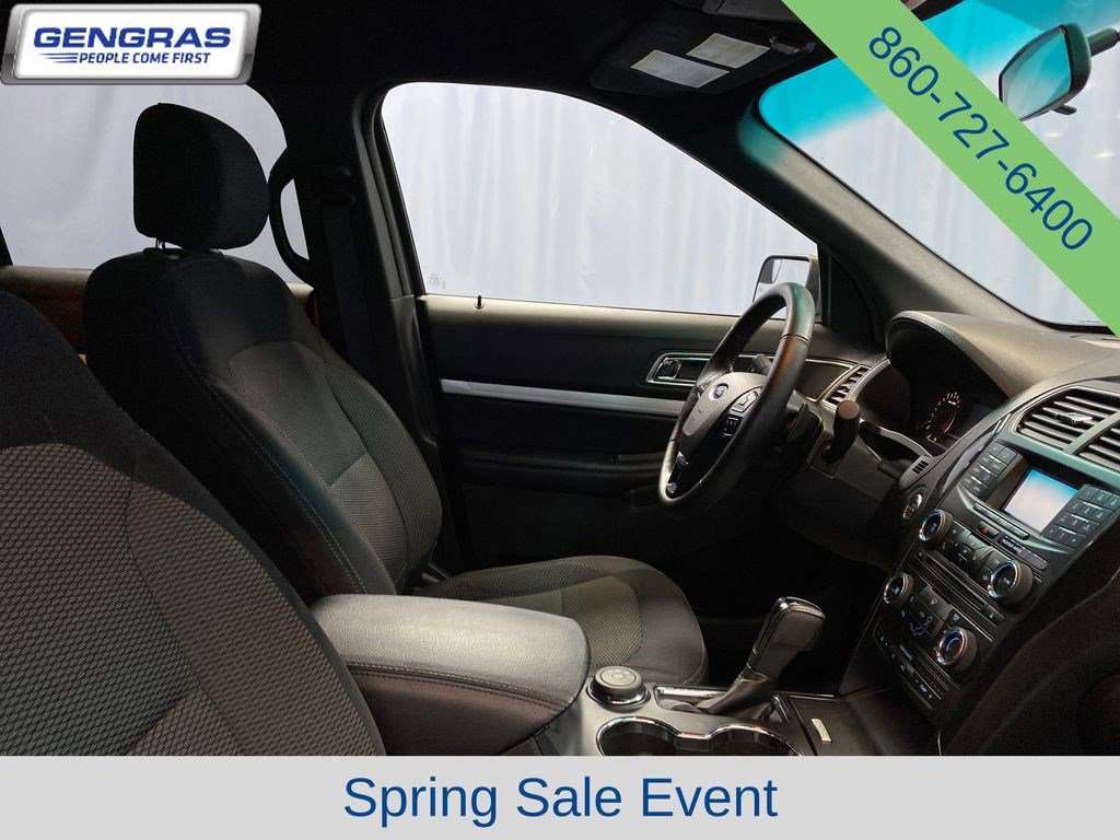 Used 2016 Ford Explorer XLT AWD/4WD image 40