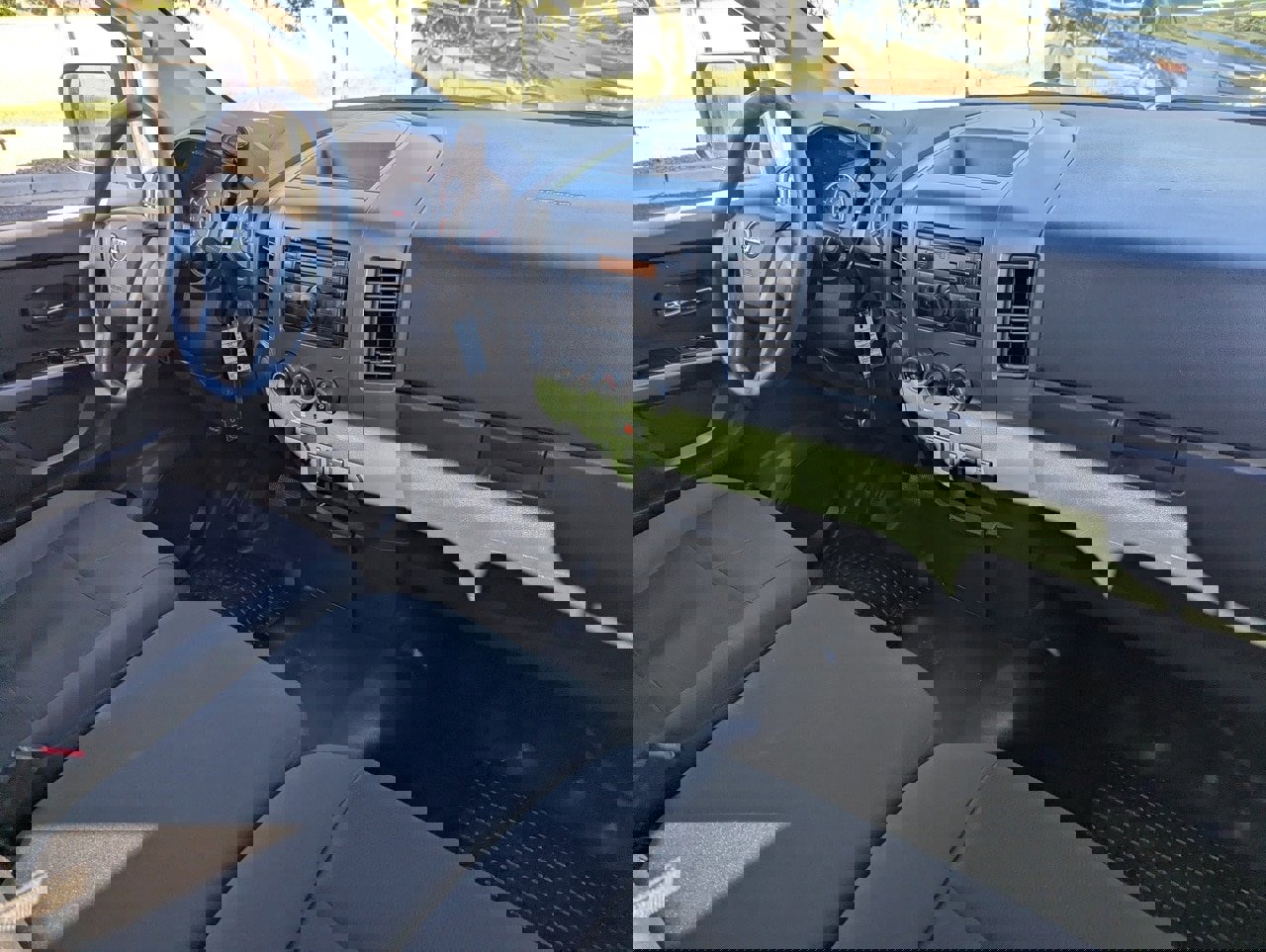 Used 2015 Nissan Titan S image 13