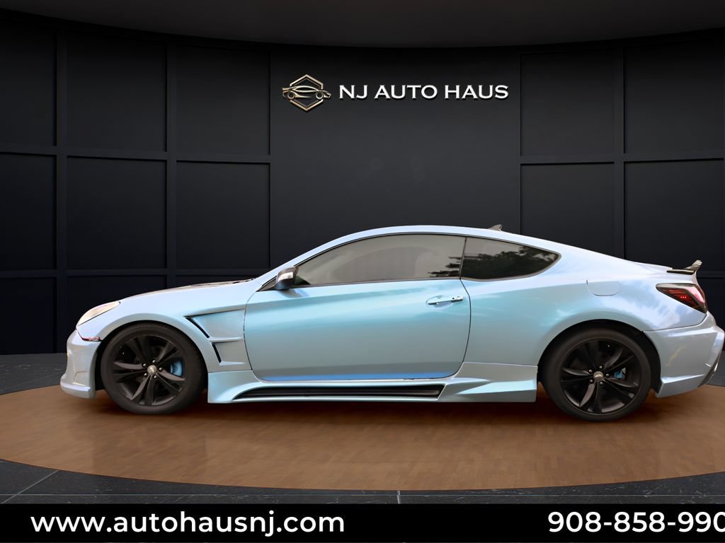 Used 2011 Hyundai Genesis 3.8 RWD image 5