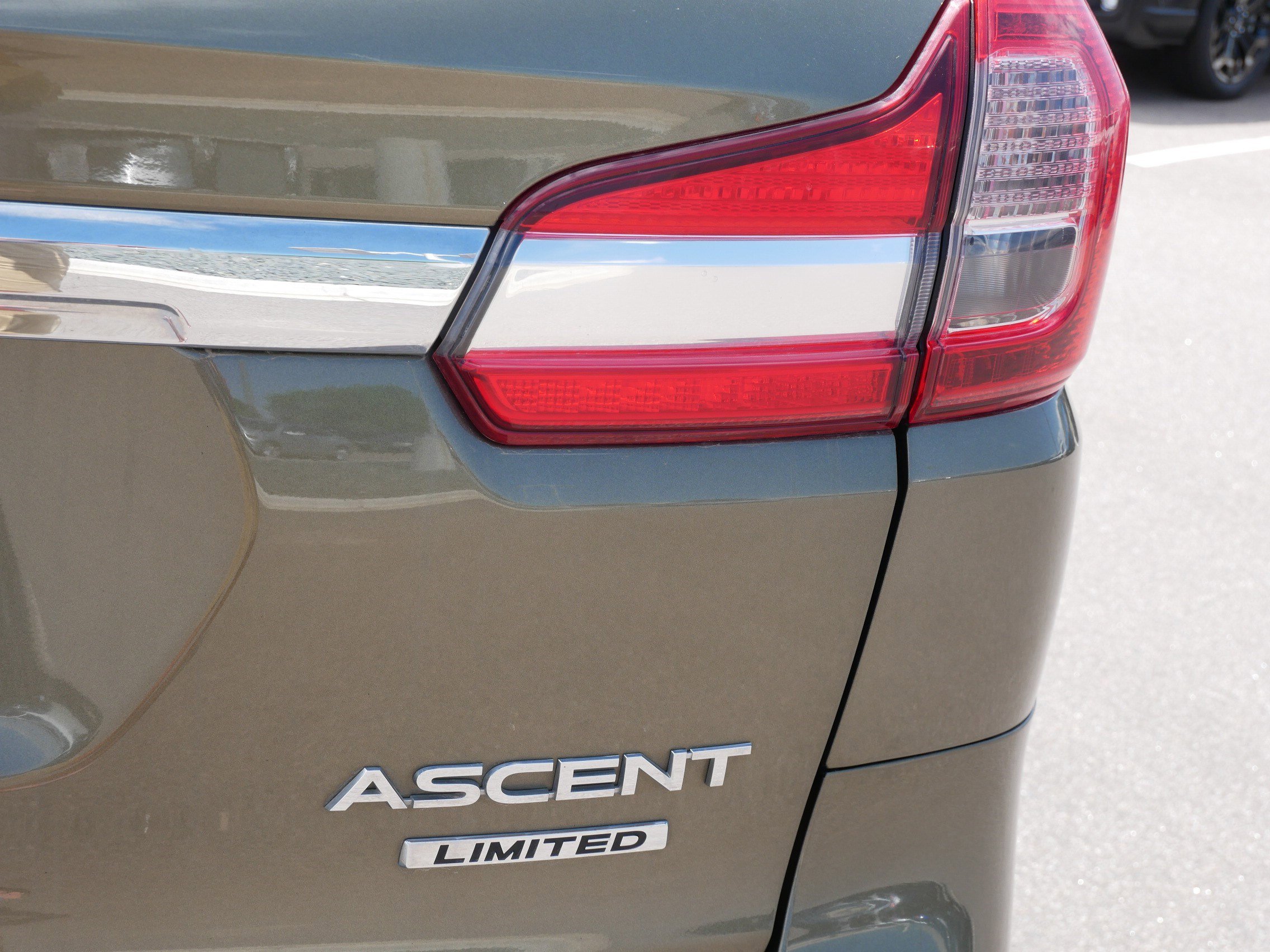 Used 2022 Subaru Ascent Limited w/ Technology Package AWD/4WD image 17