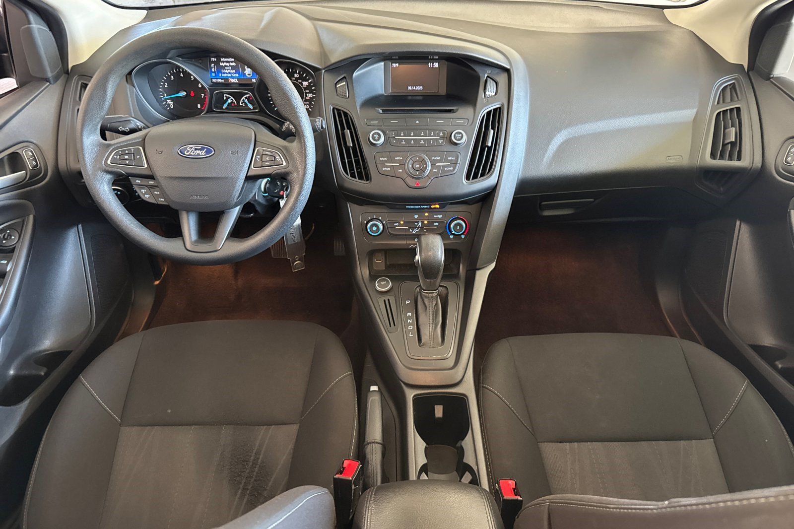 Used 2017 Ford Focus SE FWD image 15