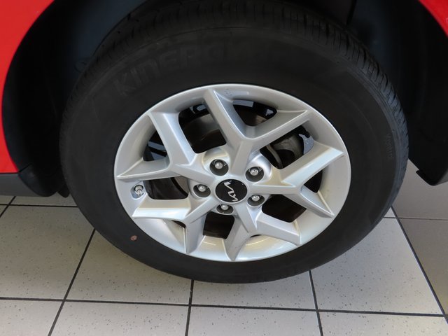 Used 2024 Kia Soul LX w/ Option Group 015 image 16