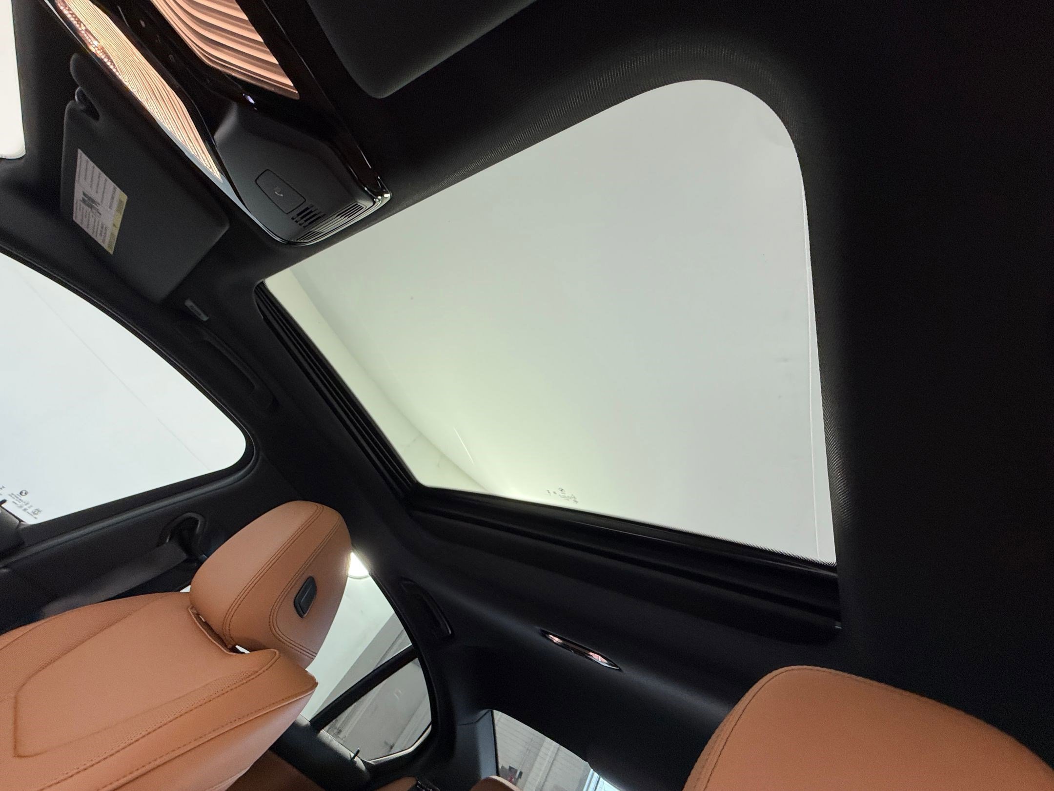 Used 2026 BMW 330i Sedan w/ M Sport Package image 15