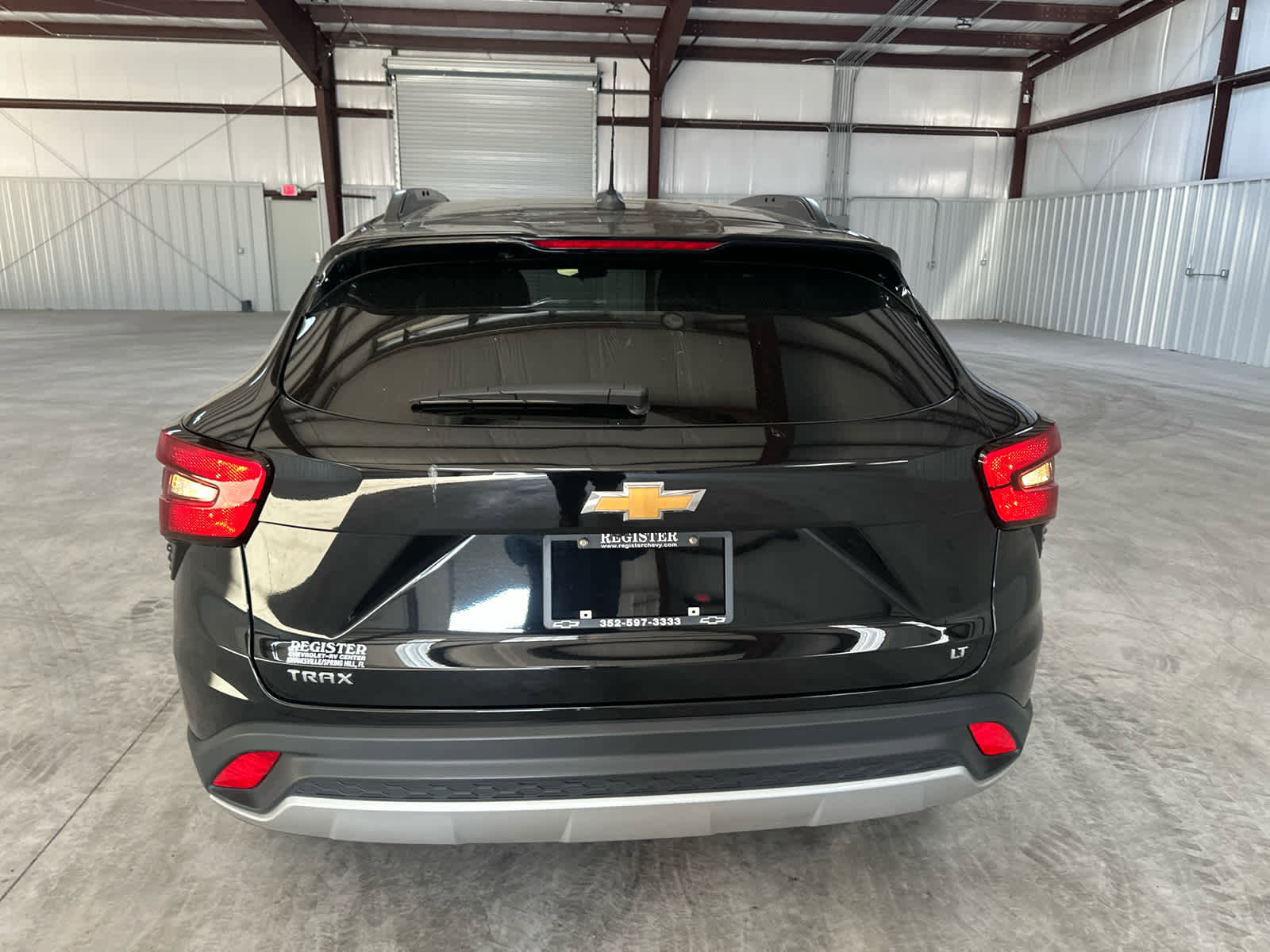 Used 2025 Chevrolet Trax LT FWD image 4