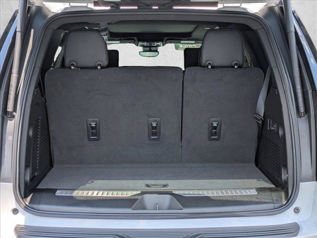 Used 2024 GMC Yukon Denali w/ Advanced Technology Package AWD/4WD image 6