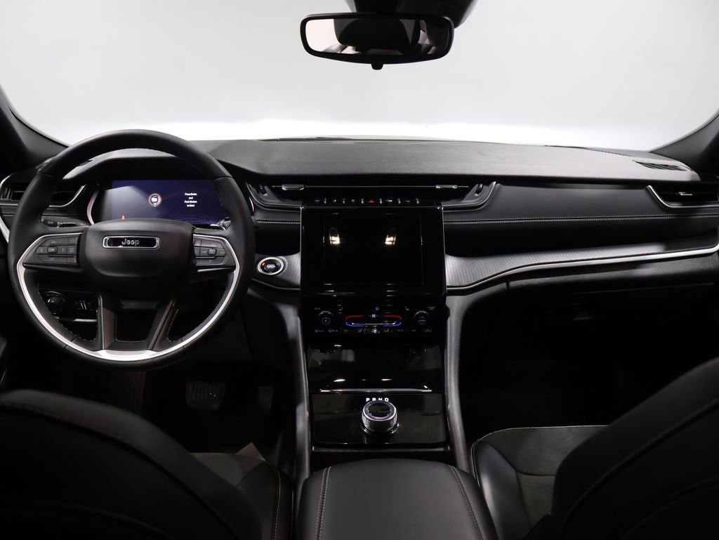 Used 2024 Jeep Grand Cherokee L Altitude image 16