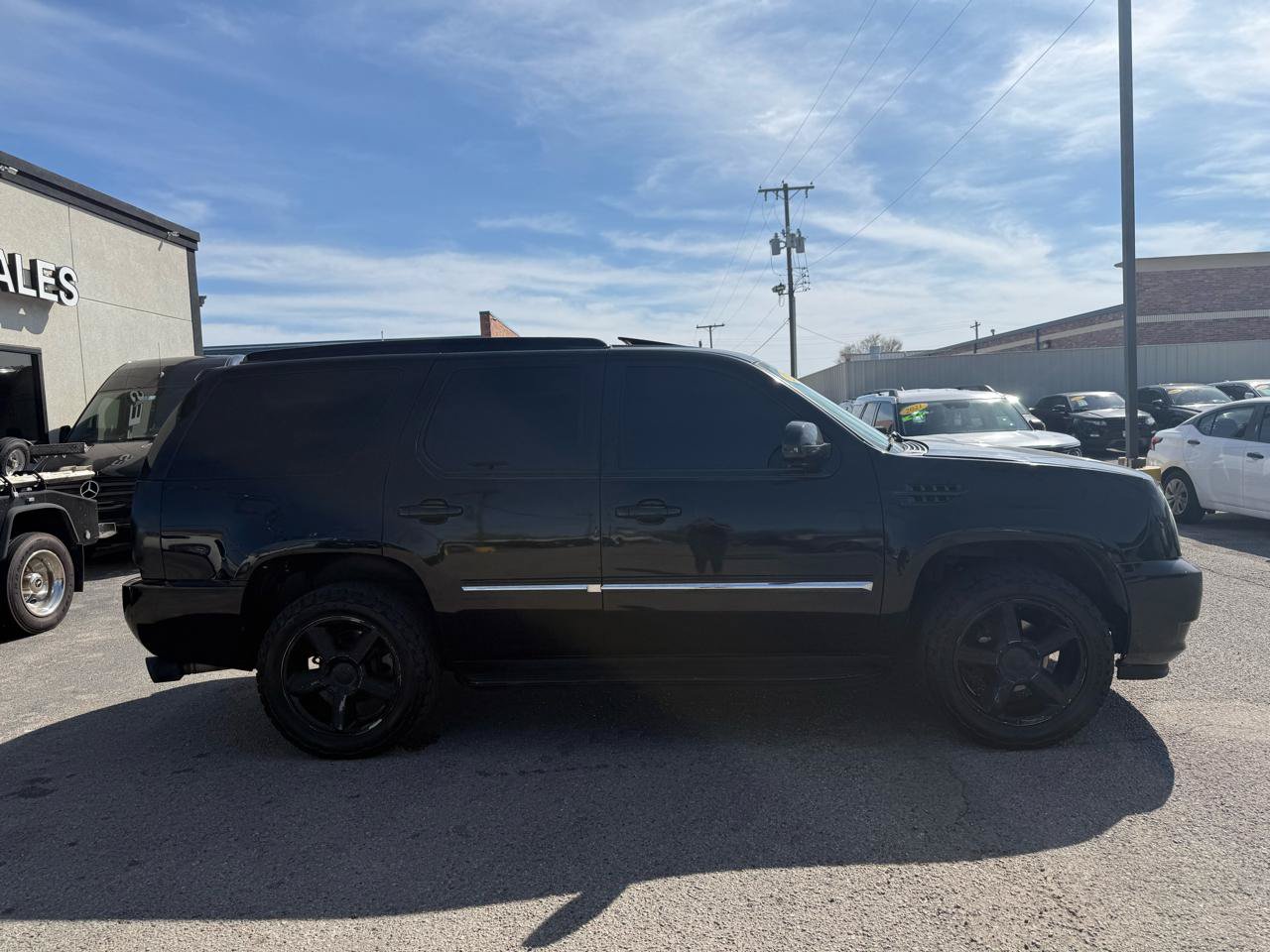 Used 2007 Cadillac Escalade AWD w/ Information Package image 5