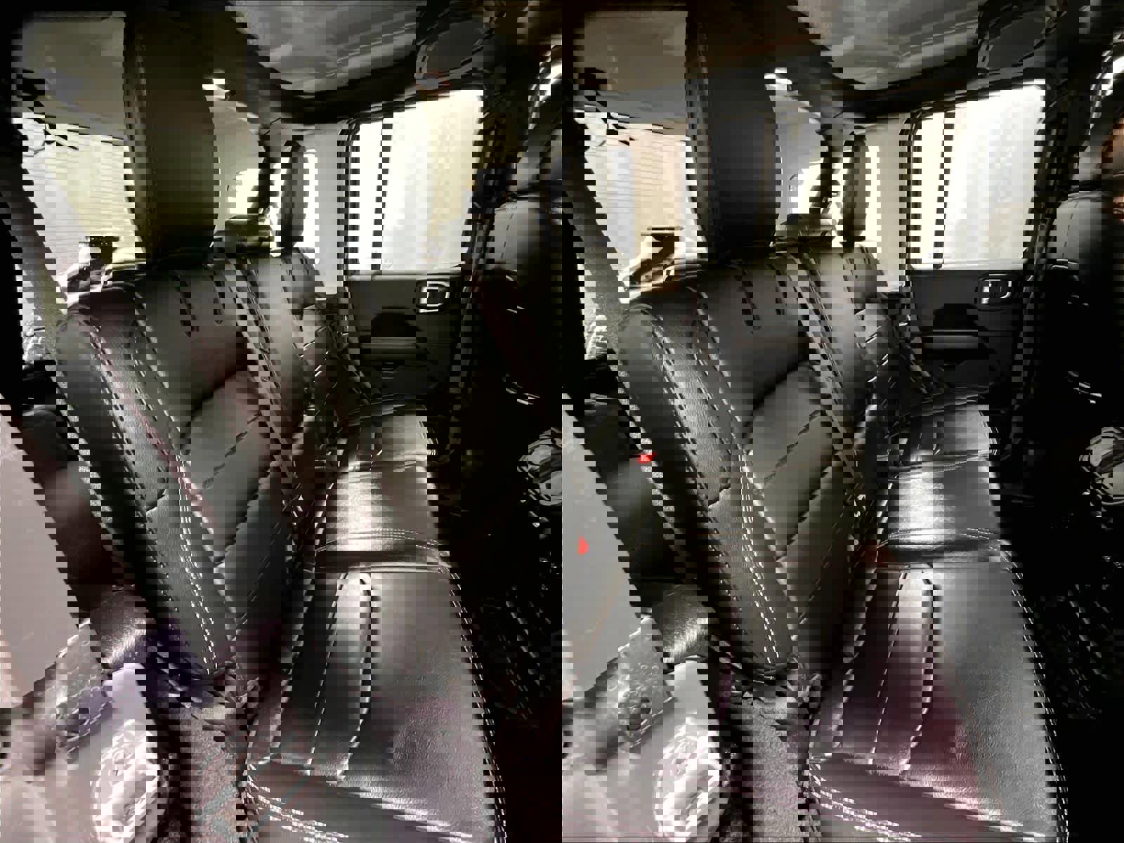 Used 2022 Jeep Wrangler Unlimited Sahara w/ Cold Weather Group image 16