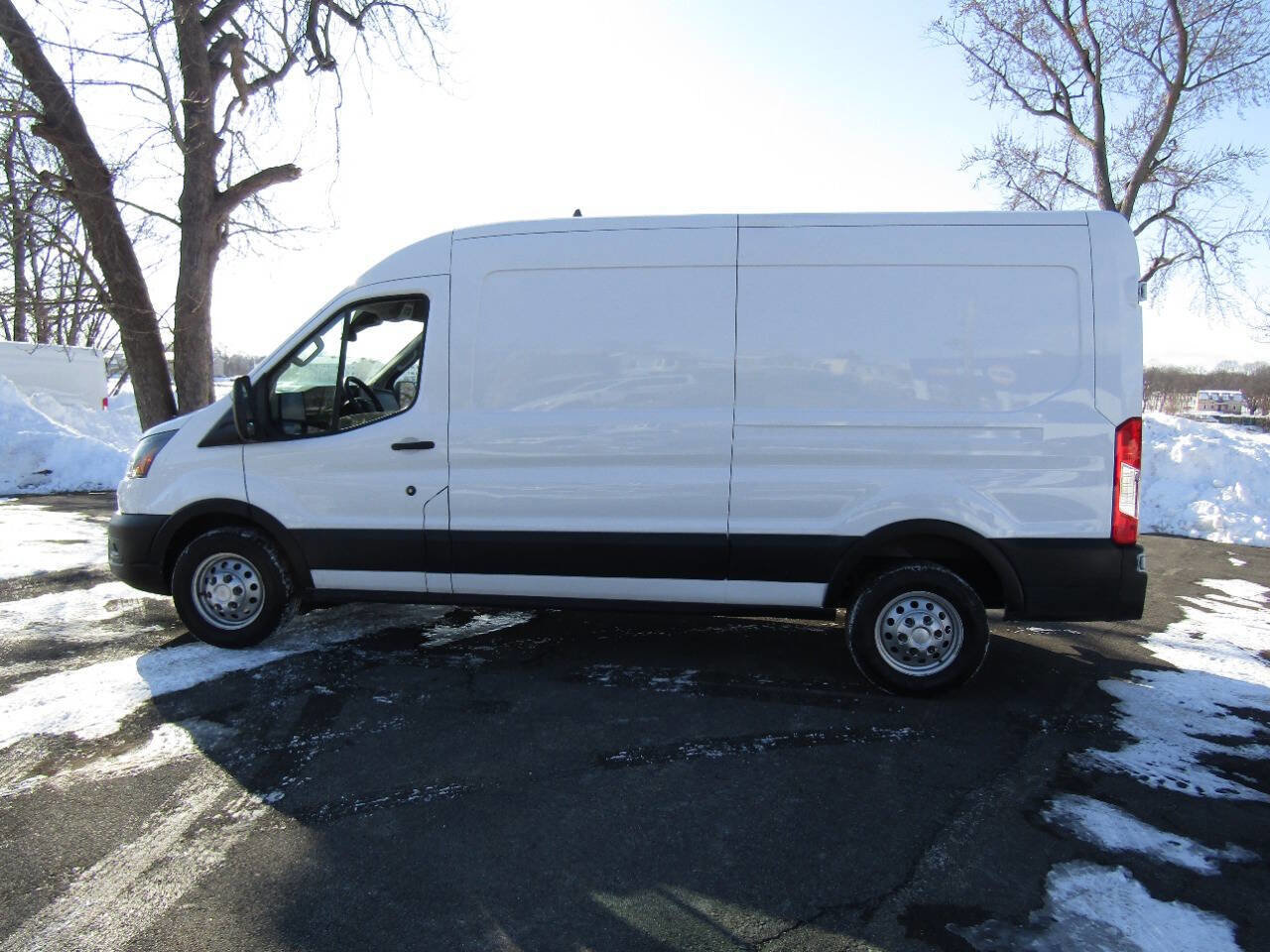 Used 2022 Ford Transit 250 250 AWD 3dr LWB Medium Roof Ca image 4