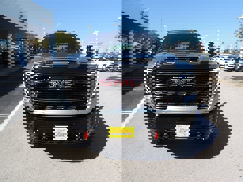 Certified 2025 GMC Sierra 2500 AT4X image 2