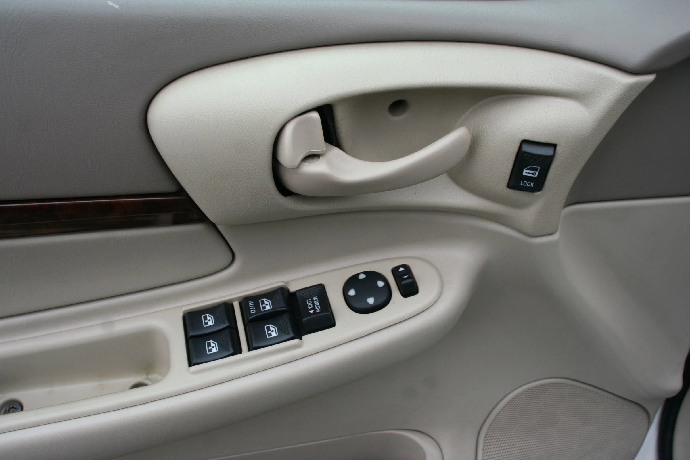 Used 2005 Chevrolet Impala LS w/ Sun And Sound Package image 23