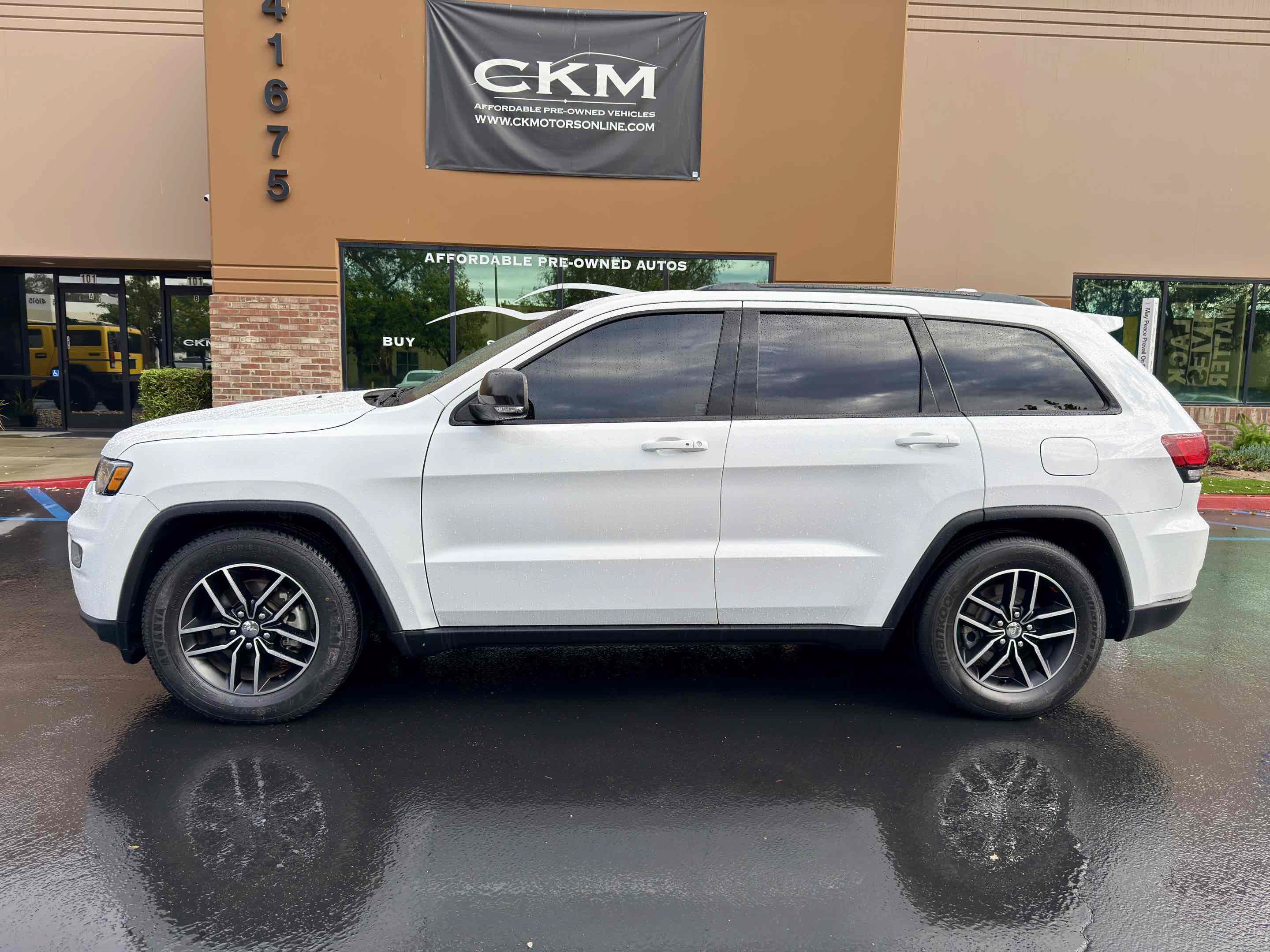 Used 2018 Jeep Grand Cherokee Trailhawk AWD/4WD image 3