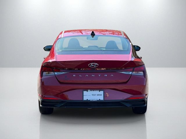 Used 2022 Hyundai Elantra SEL FWD image 6