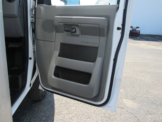 Used 2022 Ford E-450 and Econoline 450 Super Duty w/ Power Windows & Locks Group RWD image 11