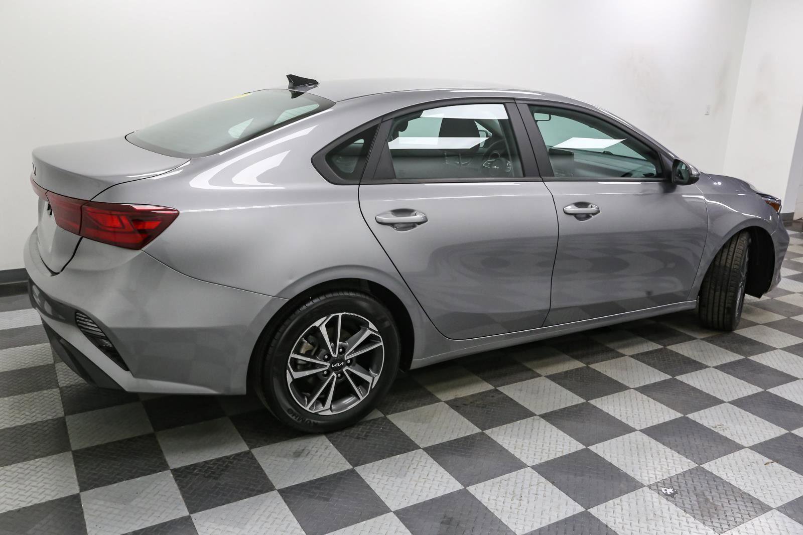 Used 2023 Kia Forte LXS w/ LXS Technology Package image 8