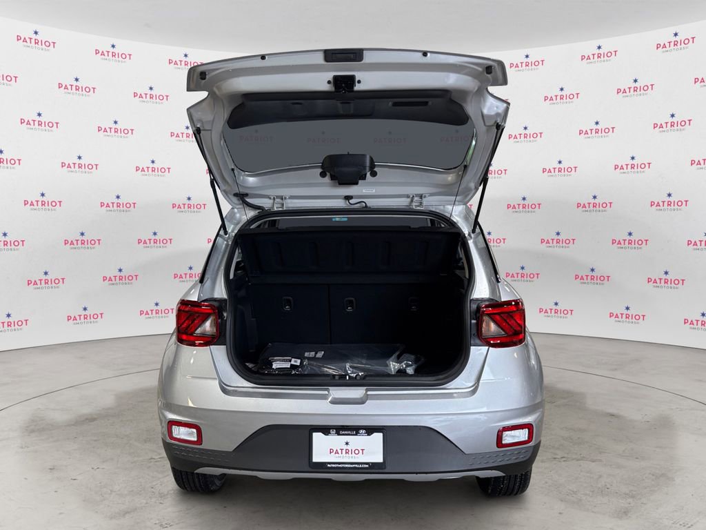 New 2025 Hyundai Venue SEL image 8