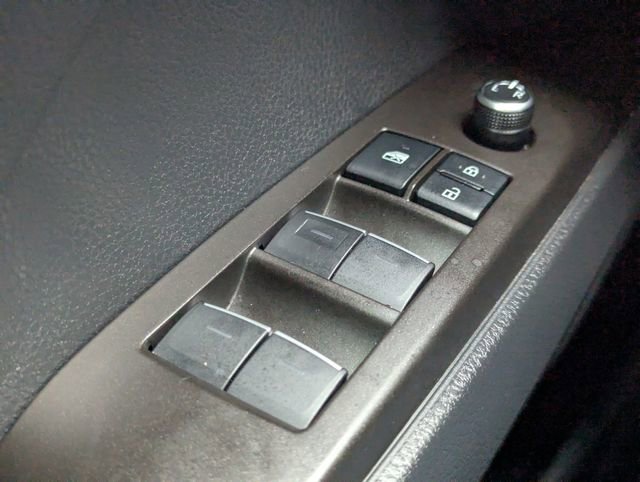 Used 2022 Toyota Camry XSE image 25