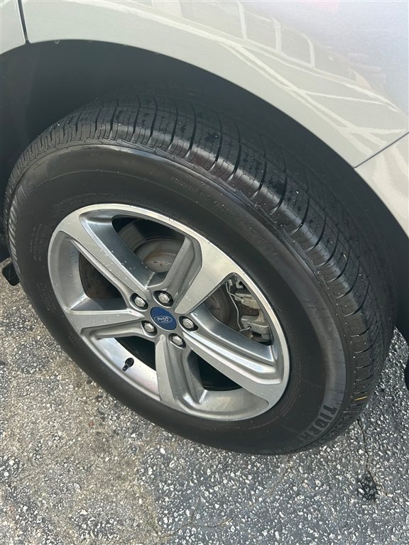Used 2022 Ford Edge SEL w/ Convenience Package AWD/4WD image 6