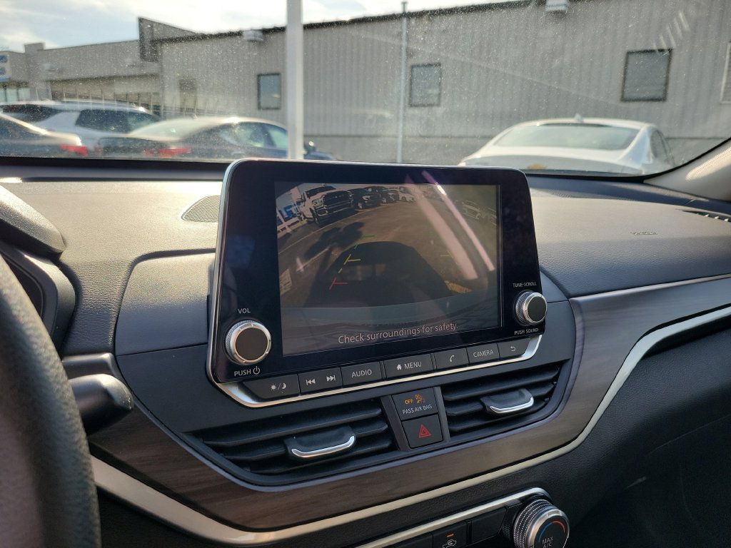 Used 2024 Nissan Altima 2.5 SV FWD image 31