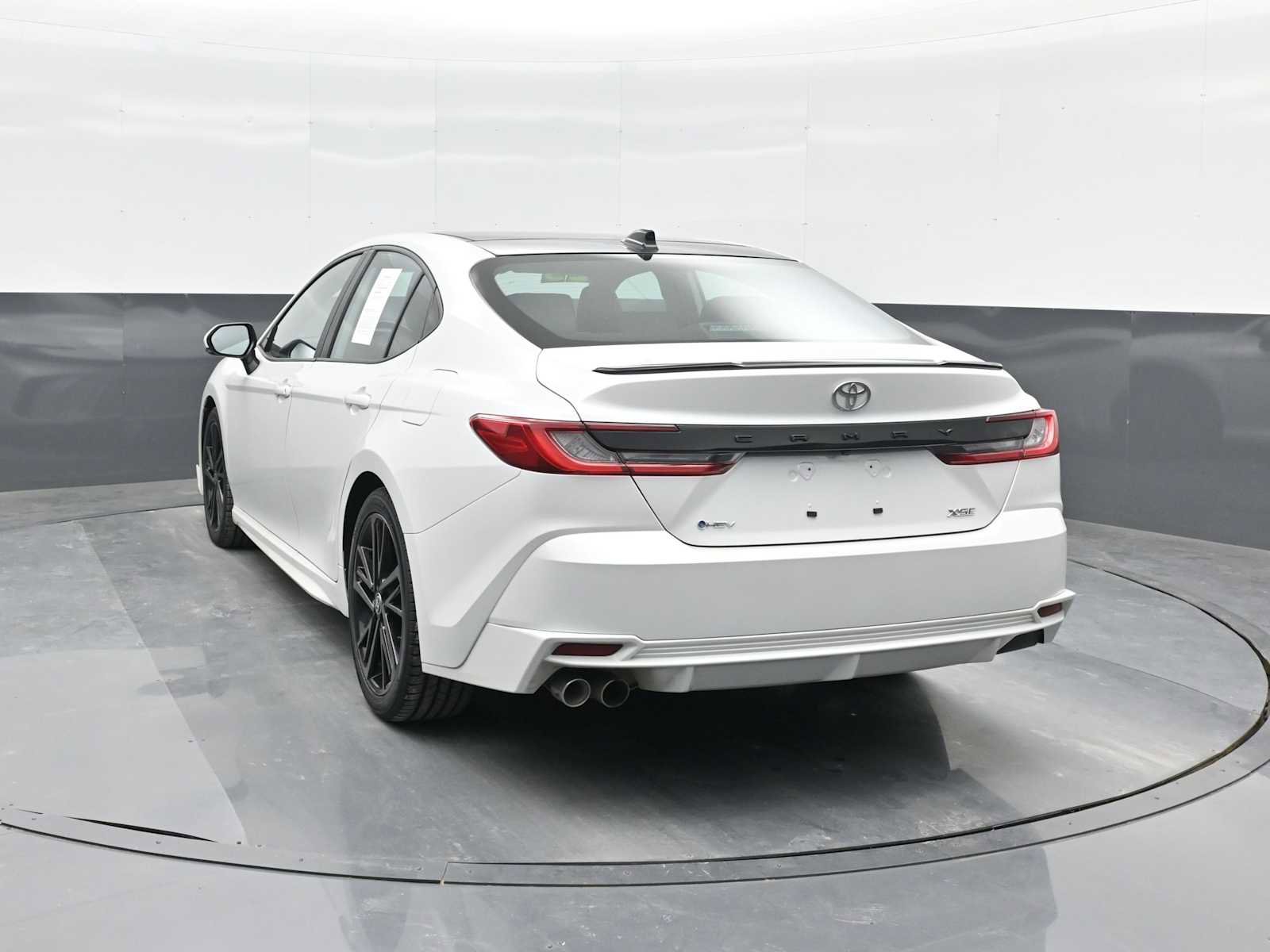 Used 2025 Toyota Camry XSE image 2