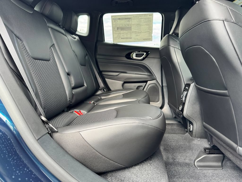 New 2026 Jeep Compass Latitude AWD/4WD image 12