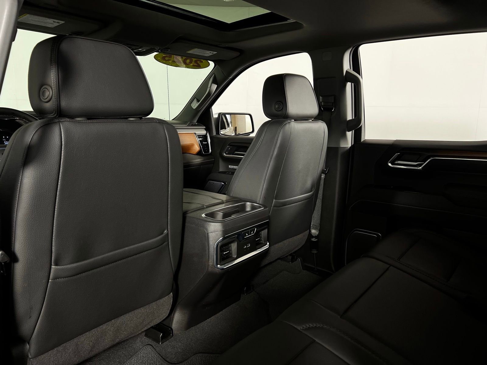 Used 2025 GMC Sierra 1500 Denali AWD/4WD image 22
