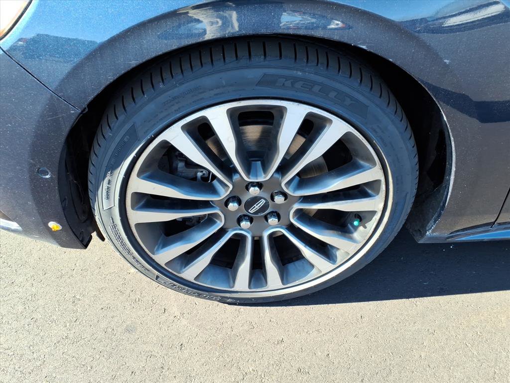 Used 2017 Lincoln Continental Reserve w/ Luxury Package image 21