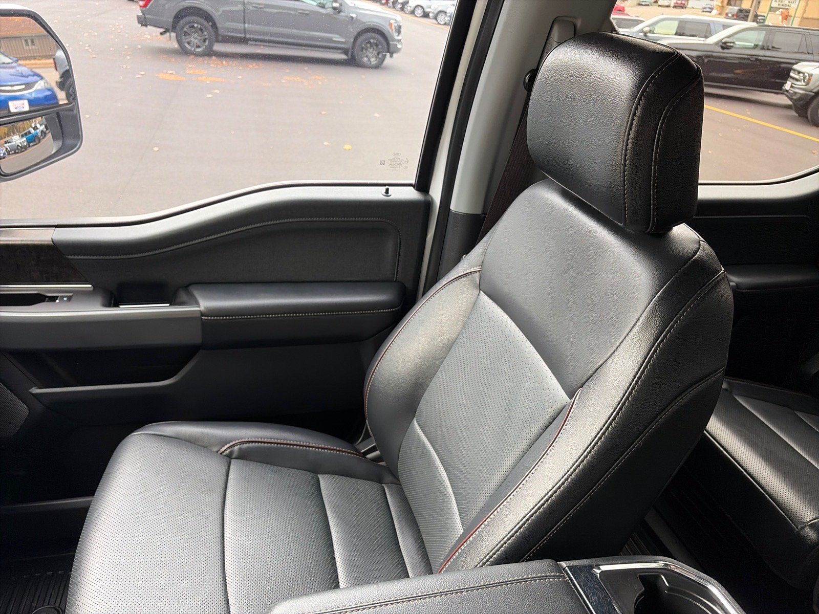 Used 2023 Ford F250 Lariat w/ Sport Appearance Package AWD/4WD image 17
