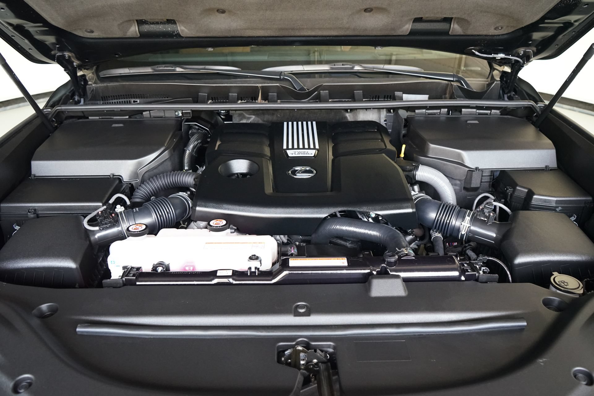 Used 2026 Lexus LX 600 4WD w/ Luxury Package image 34