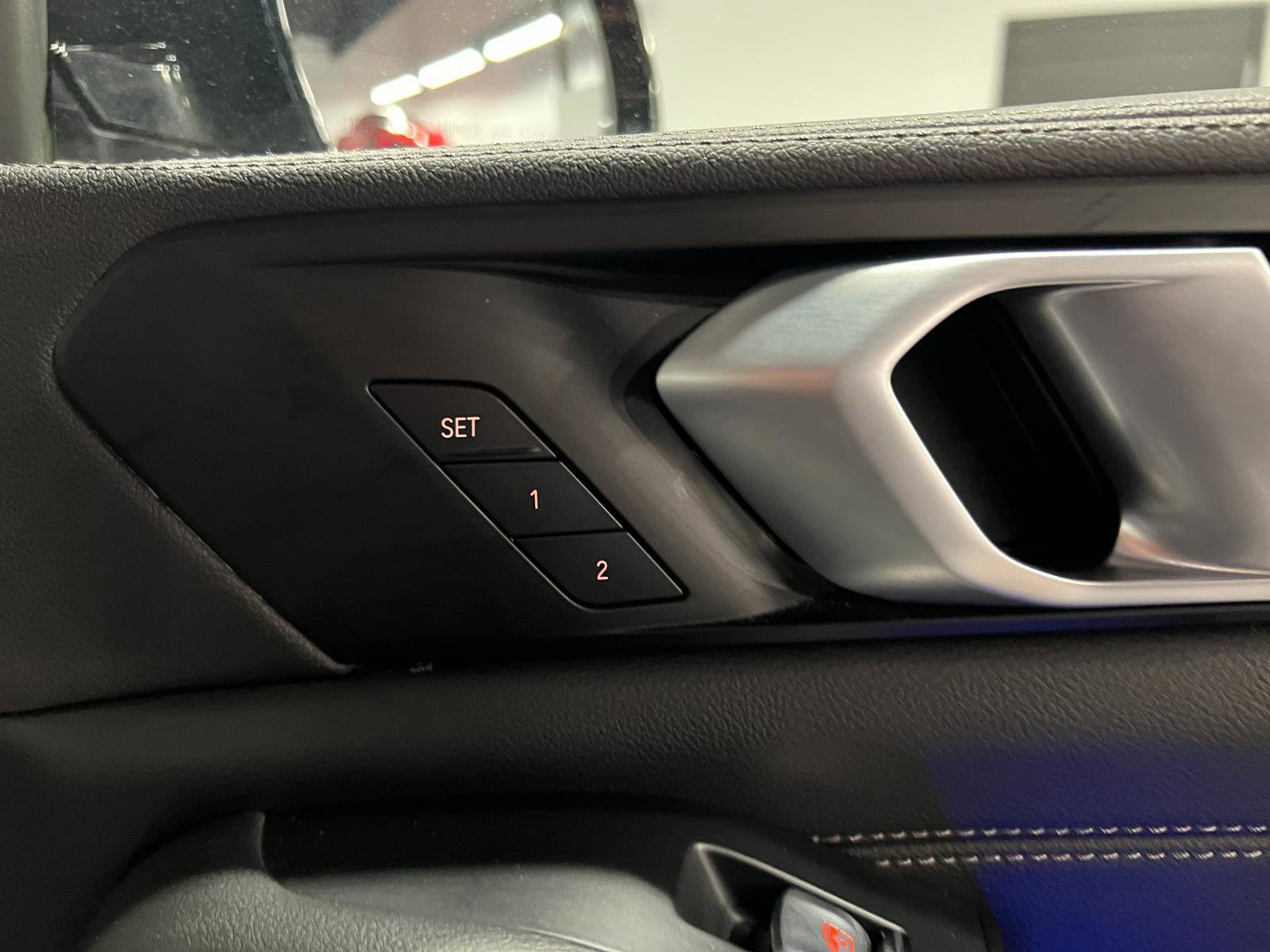 Used 2022 BMW X7 xDrive40i w/ Premium Package image 50