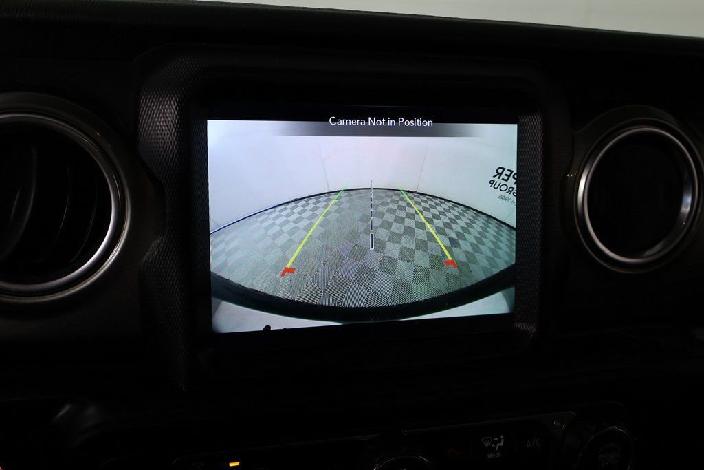 Used 2019 Jeep Wrangler Unlimited Sahara image 6