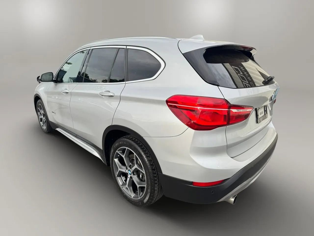 Used 2017 BMW X1 sDrive28i w/ Premium Package FWD image 8