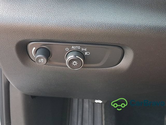 Certified 2023 Chevrolet Traverse LT FWD image 25