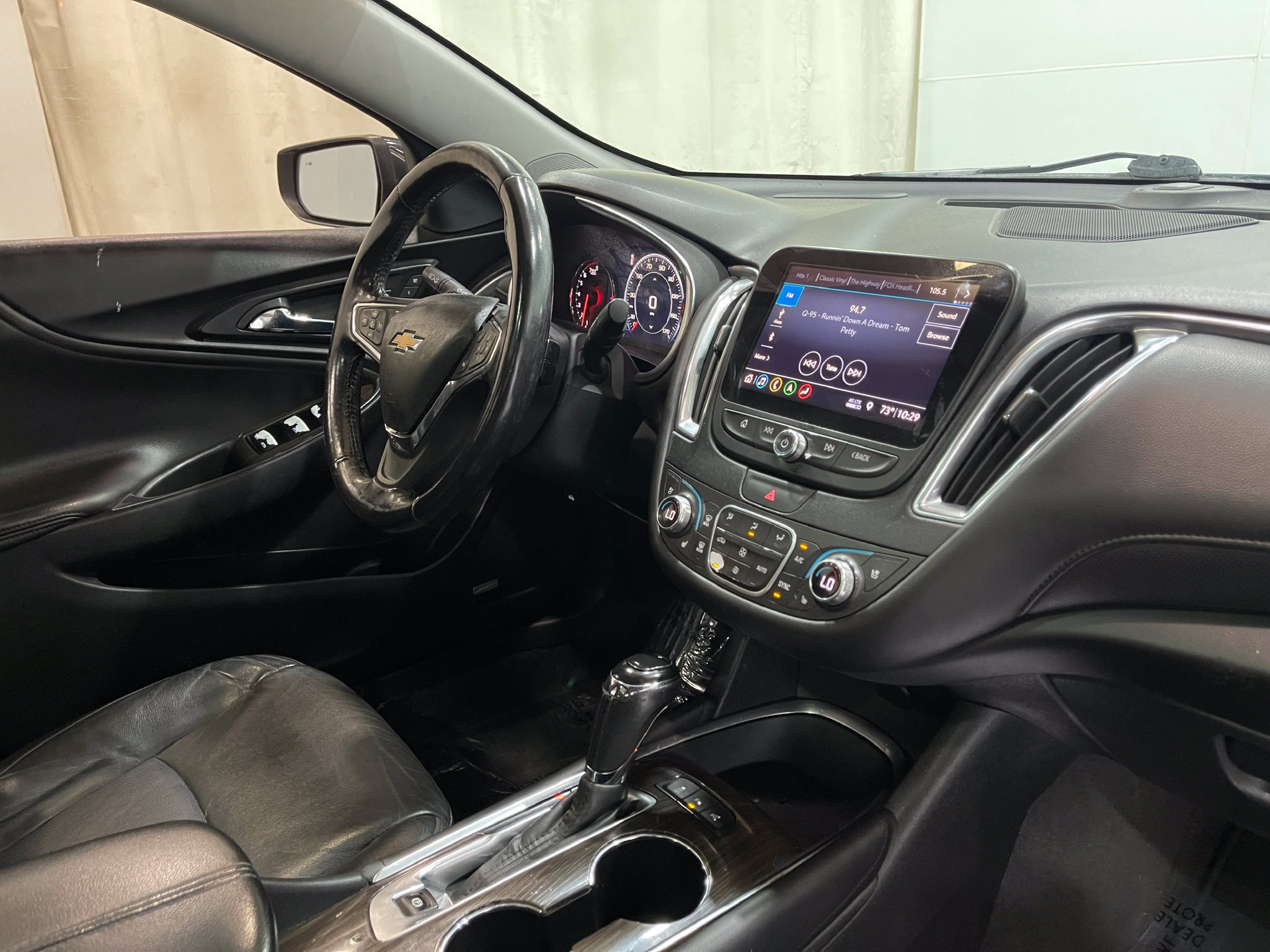 Used 2020 Chevrolet Malibu Premier FWD image 18