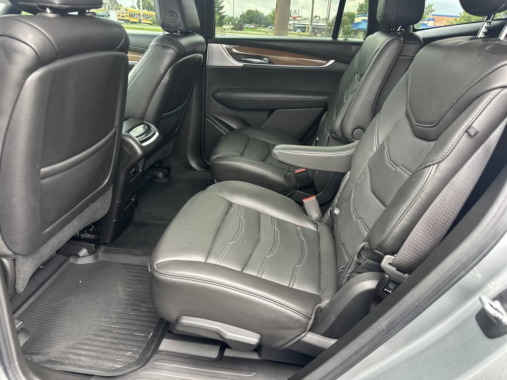Used 2024 Cadillac XT6 Premium Luxury w/ Platinum Package AWD/4WD image 15