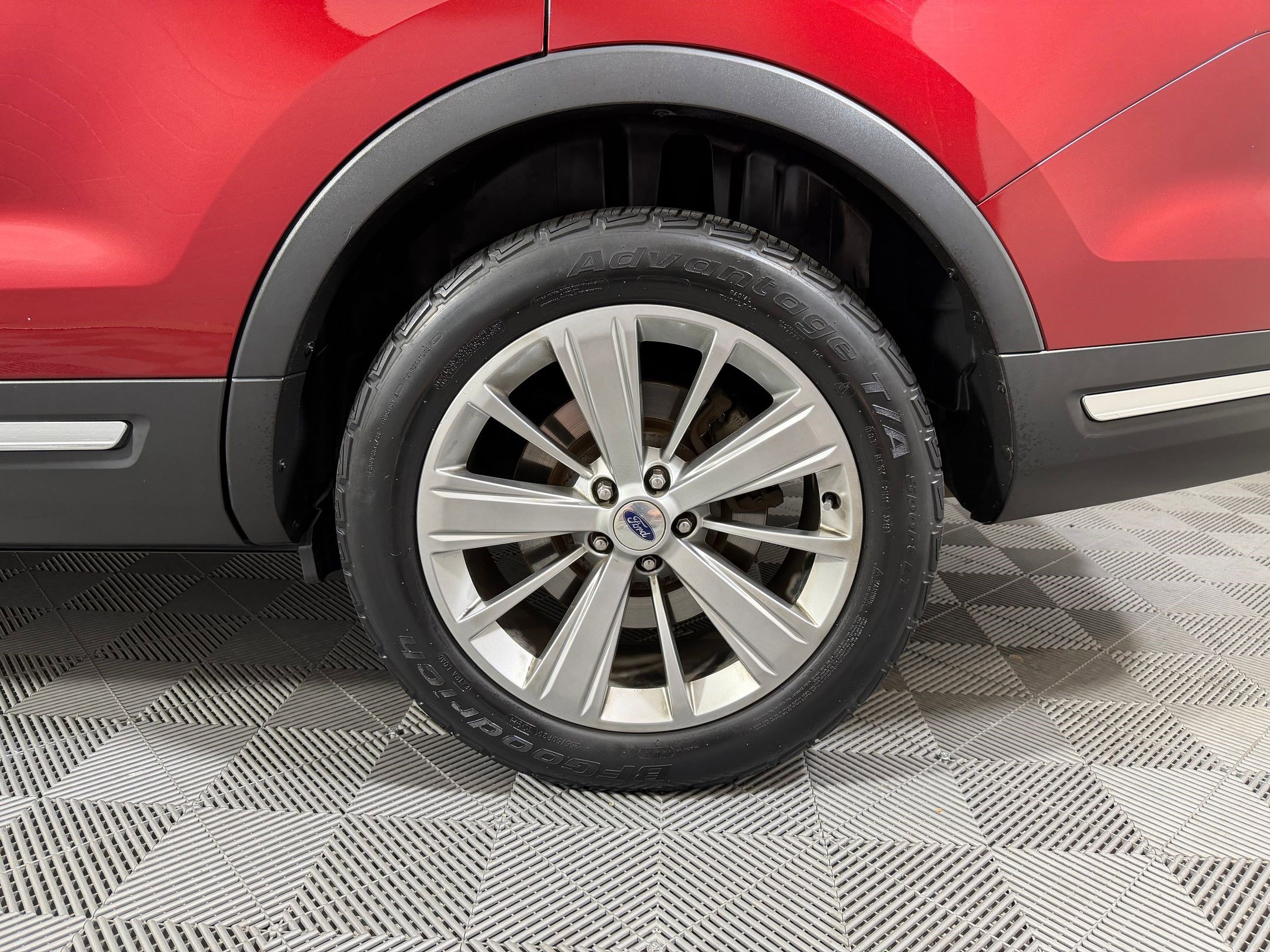Used 2018 Ford Explorer Limited AWD/4WD image 18
