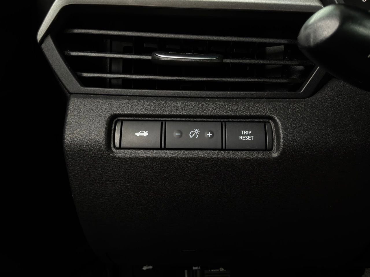 Used 2025 Nissan Altima 2.5 SV FWD image 22
