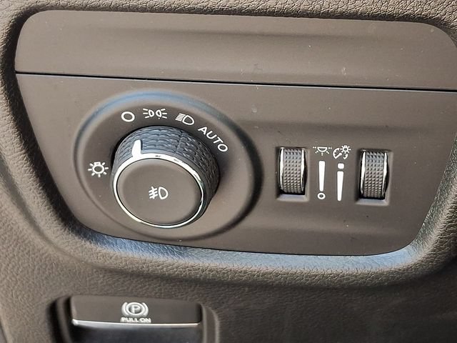 Used 2023 Jeep Grand Cherokee L Limited AWD/4WD image 25