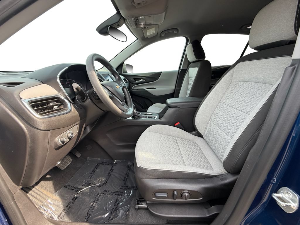 Used 2023 Chevrolet Equinox LS w/ LS Convenience Package FWD image 9