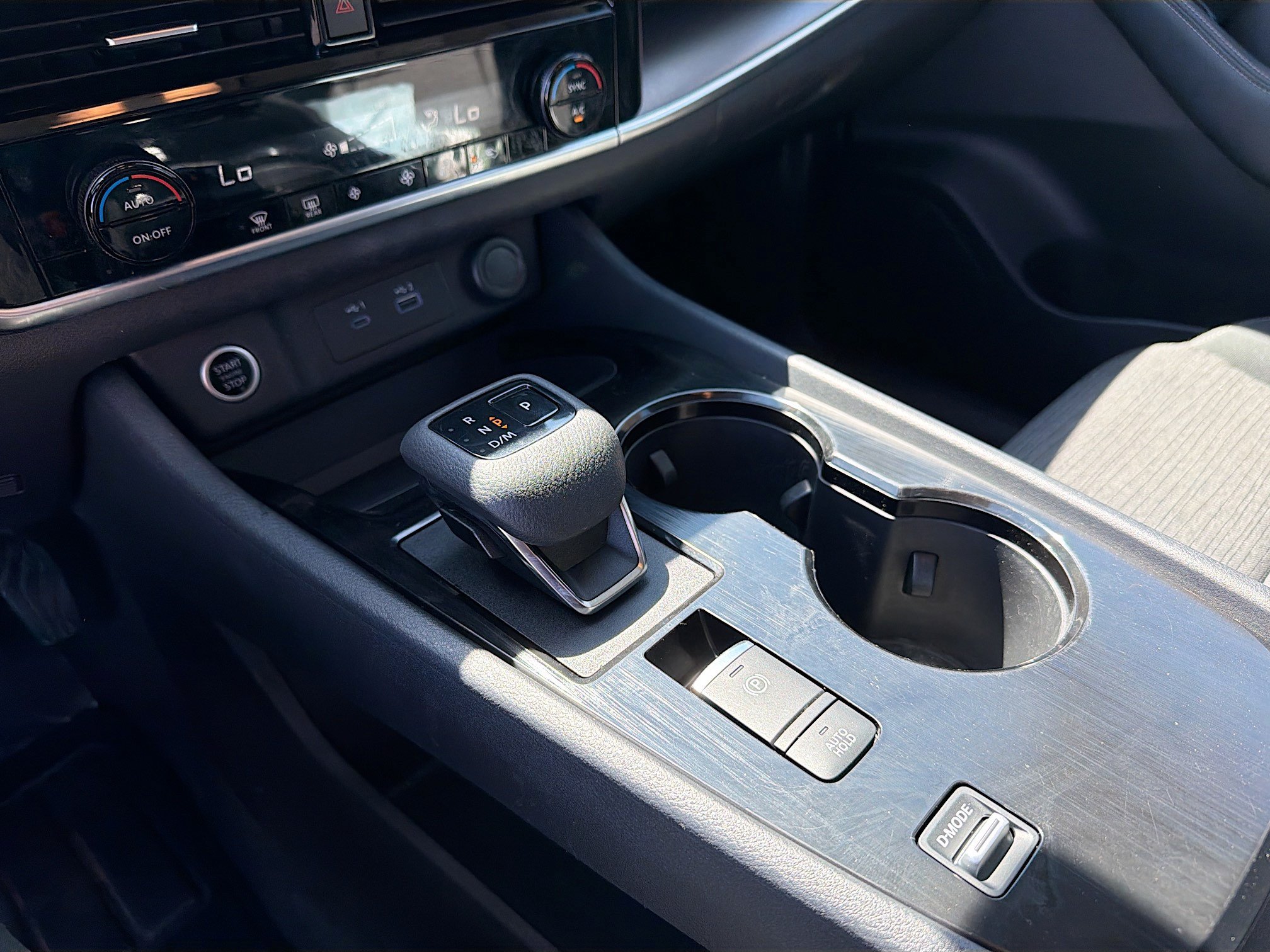 Used 2022 Nissan Rogue SV FWD image 11