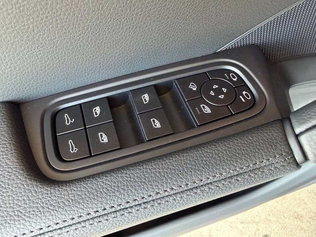 New 2026 Porsche Cayenne AWD/4WD image 24