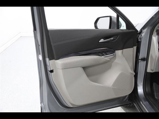 Used 2023 Cadillac XT4 Luxury w/ Cold Weather Package image 4