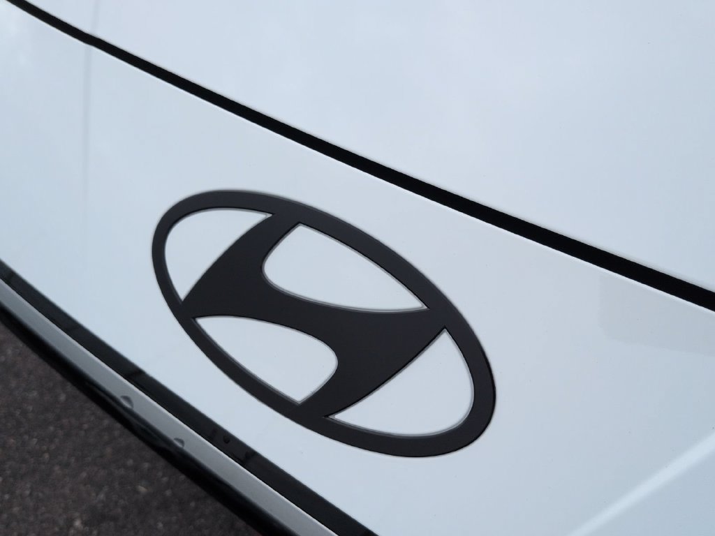 New 2026 Hyundai Elantra N FWD image 15